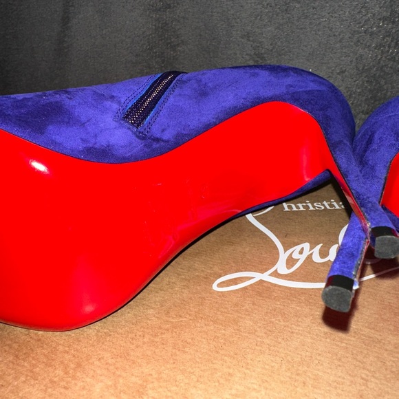 Christian Louboutin - Picture 4 of 10